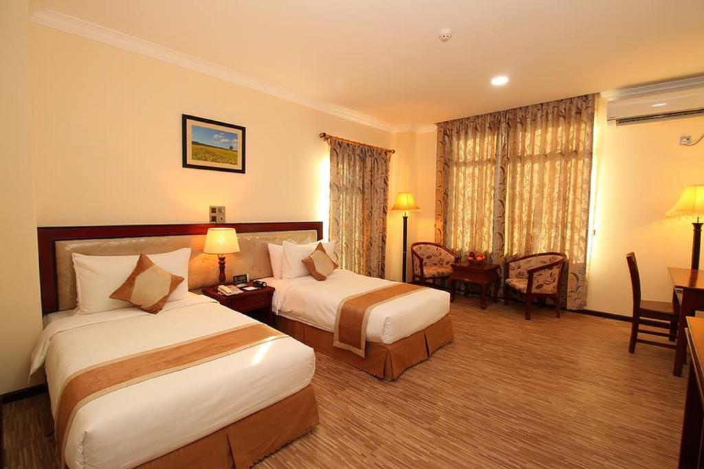 Victoria Palace Hotel Mandalaj Kültér fotó