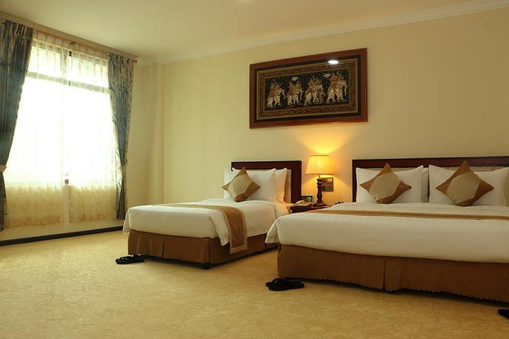 Victoria Palace Hotel Mandalaj Kültér fotó
