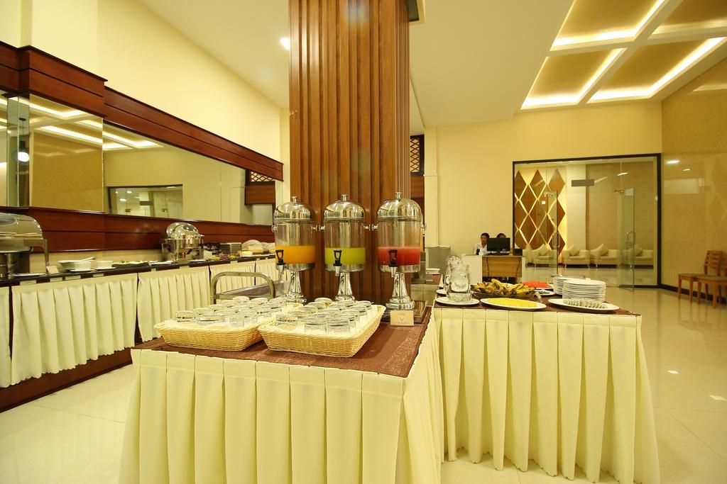 Victoria Palace Hotel Mandalaj Kültér fotó